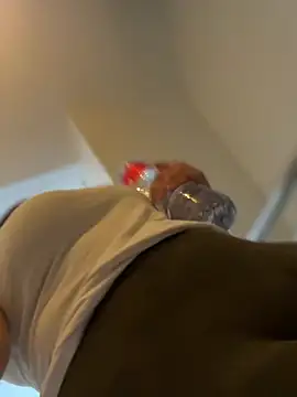 Snapshot of melanny10 chatting on February 8, 2:38 pm melanny10 online show from February 8, 2:38 pm