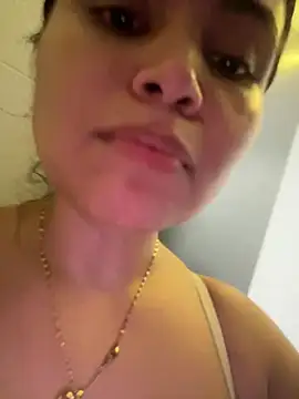 Snapshot of melanny10 chatting on March 23, 8:26 am melanny10 online show from March 23, 8:26 am