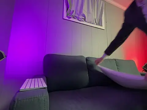 Snapshot of mouser21212 chatting on January 24, 7:19 am mouser21212 online show from January 24, 7:19 am