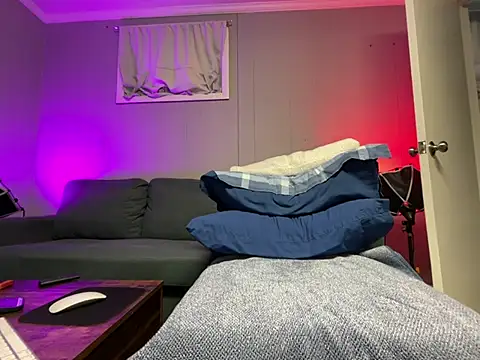 Snapshot of mouser21212 chatting on February 19, 4:00 pm mouser21212 online show from February 19, 4:00 pm