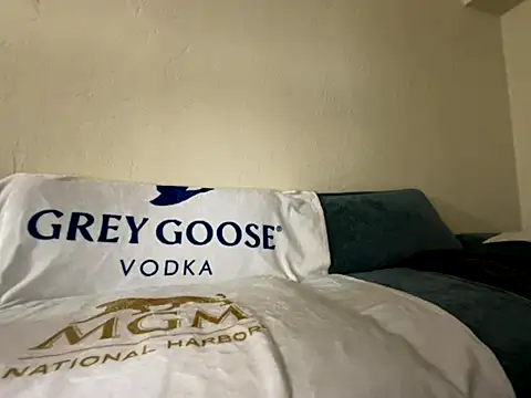 Snapshot of mouser21212 chatting on November 1, 12:29 pm mouser21212 online show from November 1, 12:29 pm