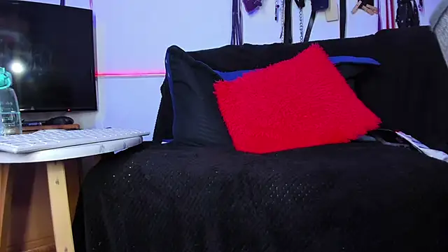 LucyStrike  online show from February 11, 11:21 pm