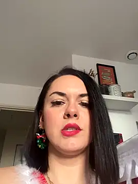 Snapshot of Luccreccia_ chatting on December 21, 2:13 pm Luccreccia online show from December 21, 2:13 pm