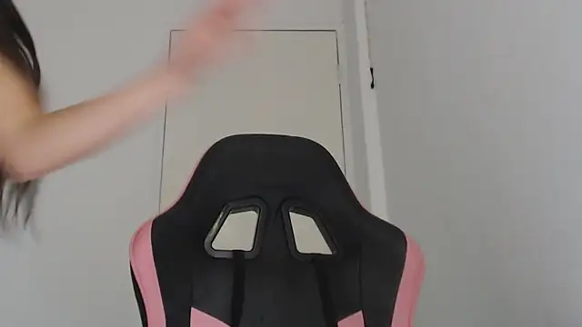 Snapshot of Emily_Guerra1 chatting on February 27, 3:15 pm Emily Guerra1 online show from February 27, 3:15 pm