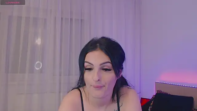 jesselines  online show from November 18, 7:40 pm