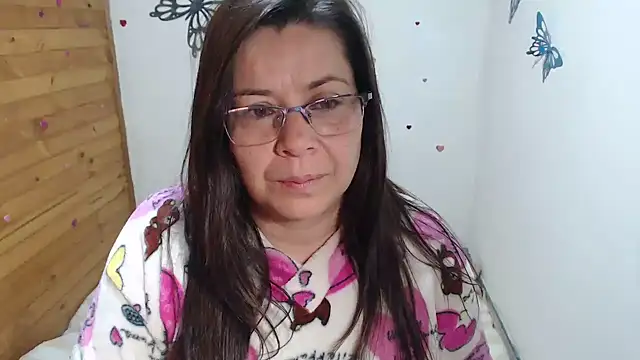 Snapshot of lilisa777 chatting on July 10, 9:34 am lilisa777 online show from July 10, 9:34 am