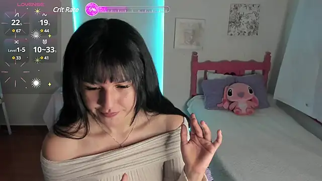 Snapshot of cute_roxy chatting on January 31, 2:04 am cute roxy online show from January 31, 2:04 am