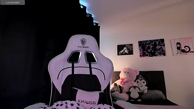 Snapshot of satanbabee chatting on June 22, 9:34 pm satanbabee online show from June 22, 9:34 pm