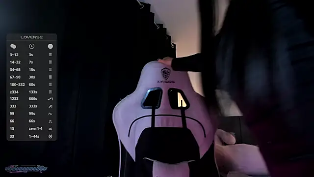 Snapshot of satanbabee chatting on July 14, 2:05 am satanbabee online show from July 14, 2:05 am