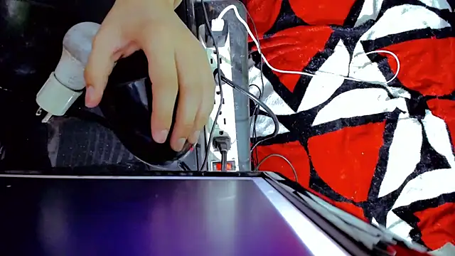 tayiro r online show from October 22, 11:15 pm