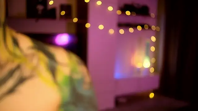 Snapshot of AcidPie chatting on December 18, 11:30 pm AcidPie online show from December 18, 11:30 pm