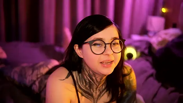 Snapshot of AcidPie chatting on January 14, 2:19 am AcidPie online show from January 14, 2:19 am