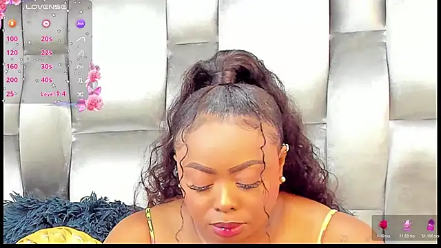 CamilaBenitez online show from April 29, 11:44 pm