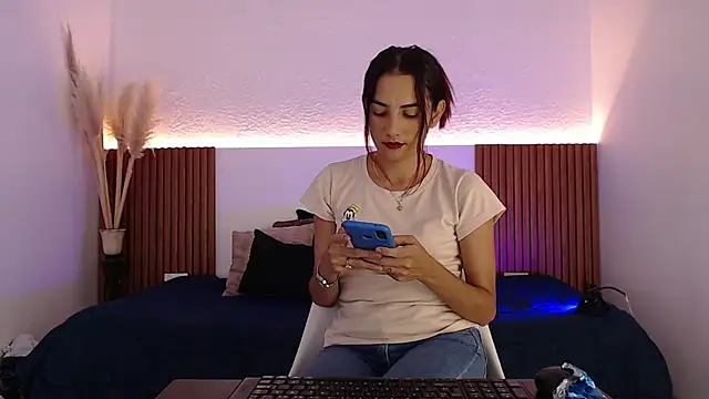 Snapshot of Dakotagloss chatting on February 5, 9:29 pm Dakotagloss online show from February 5, 9:29 pm