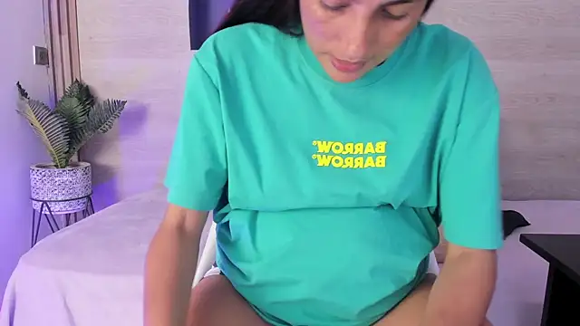 Snapshot of Dakotagloss chatting on September 15, 9:26 pm Dakotagloss online show from September 15, 9:26 pm