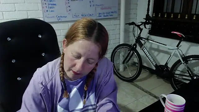 ViioletaMora online show from February 28, 7:05 am