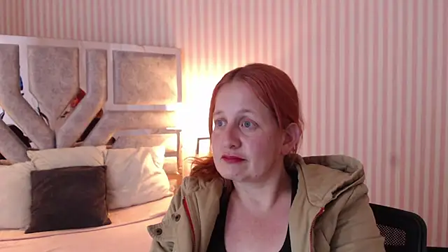 ViioletaMora online show from March 19, 1:32 am