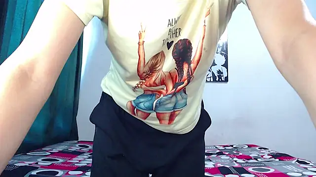 Ariel Zeo1 online show from December 10, 7:00 pm