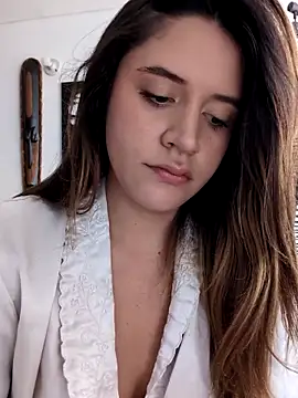 maliciaworld online show from February 8, 8:23 pm