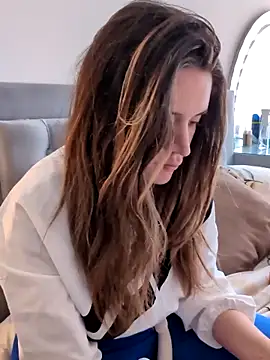 maliciaworld online show from February 25, 6:50 pm