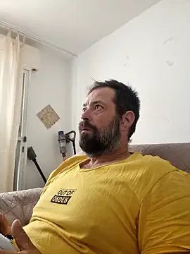 Snapshot of zefside42 chatting on October 31, 6:25 am zefside42 online show from October 31, 6:25 am