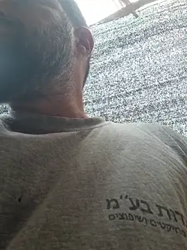 Snapshot of zefside42 chatting on November 21, 9:41 am zefside42 online show from November 21, 9:41 am