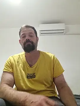 Snapshot of zefside42 chatting on November 28, 6:32 pm zefside42 online show from November 28, 6:32 pm