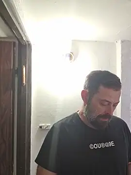 Snapshot of zefside42 chatting on December 4, 10:57 am zefside42 online show from December 4, 10:57 am