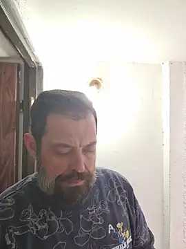 Snapshot of zefside42 chatting on December 17, 11:05 am zefside42 online show from December 17, 11:05 am