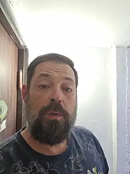 Snapshot of zefside42 chatting on December 20, 11:17 am zefside42 online show from December 20, 11:17 am