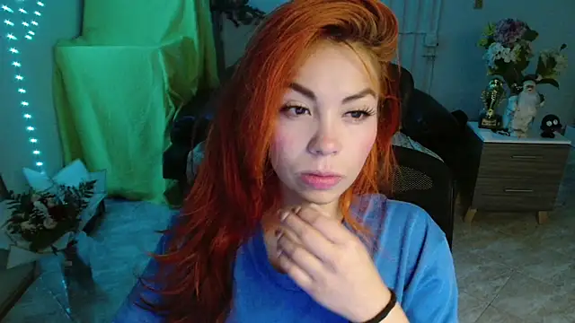 Snapshot of Aylinn_diaz chatting on July 5, 8:43 am Aylinn diaz online show from July 5, 8:43 am