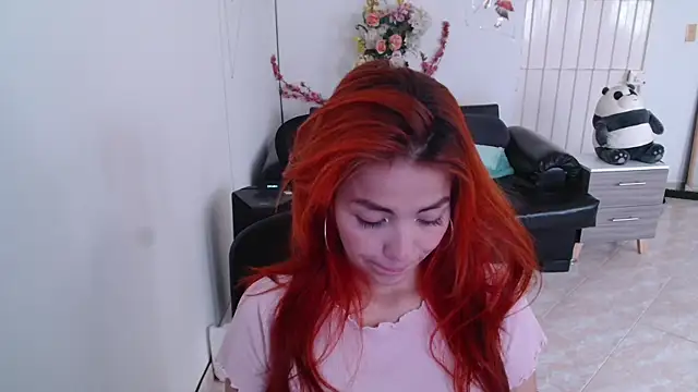 Snapshot of Aylinn_diaz chatting on July 16, 6:58 pm Aylinn diaz online show from July 16, 6:58 pm