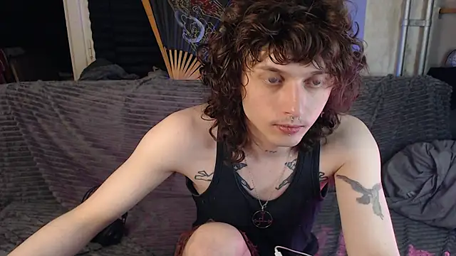 Snapshot of axxxturel chatting on June 3, 6:13 pm axxxturel online show from June 3, 6:13 pm