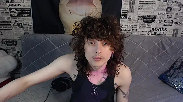 Snapshot of axxxturel chatting on July 9, 6:23 pm axxxturel online show from July 9, 6:23 pm