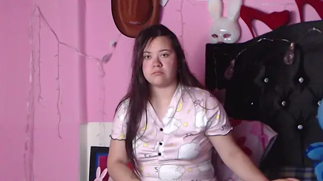 NikkiRous  online show from January 25, 11:34 am