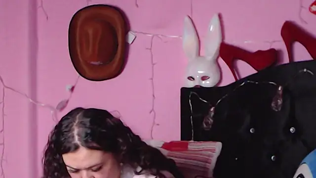 NikkiRous  online show from January 29, 4:30 pm