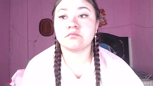 NikkiRous  online show from February 9, 1:14 pm