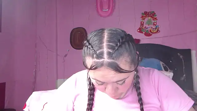 NikkiRous  online show from February 10, 3:53 pm