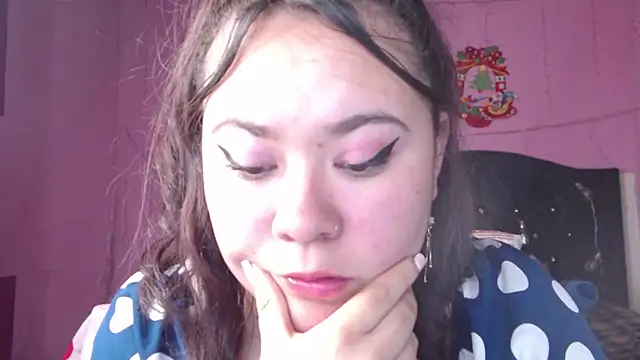 NikkiRous  online show from February 12, 4:44 pm