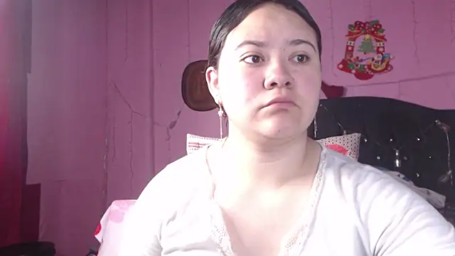 NikkiRous  online show from February 18, 1:11 pm