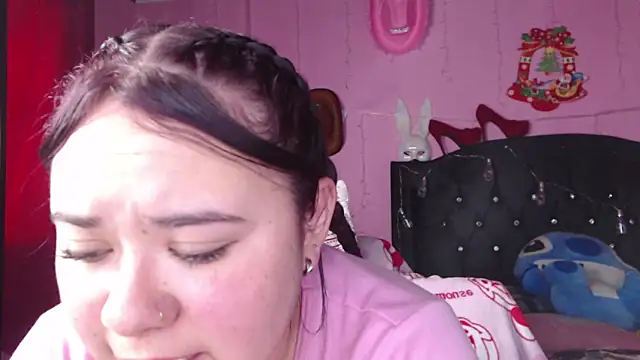 NikkiRous  online show from March 14, 6:50 pm