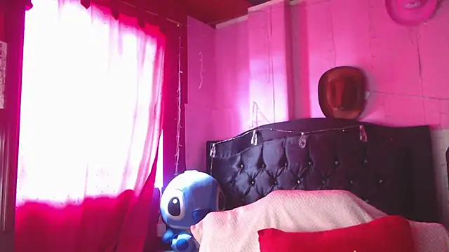 NikkiRous  online show from June 3, 2:33 pm