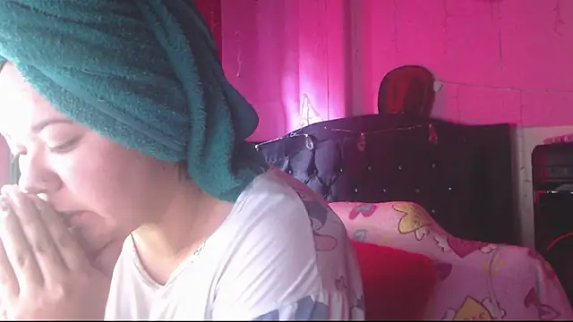 Snapshot of NikkiRous_ chatting on July 16, 1:50 pm NikkiRous online show from July 16, 1:50 pm