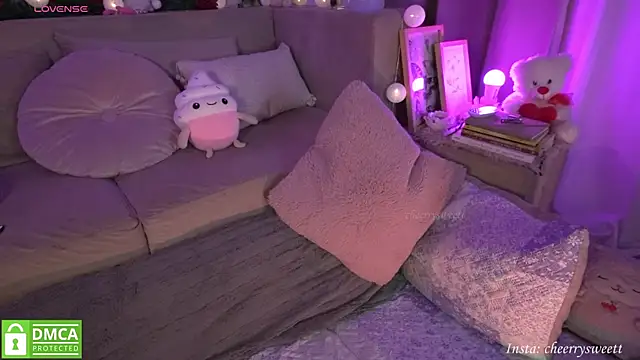 Snapshot of Cheerrysweett chatting on December 23, 12:08 am Cheerrysweett online show from December 23, 12:08 am