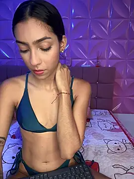 Snapshot of Ema_azel chatting on January 4, 1:42 pm Ema azel online show from January 4, 1:42 pm