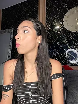 Snapshot of Ema_azel chatting on January 5, 4:48 pm Ema azel online show from January 5, 4:48 pm