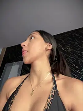 Snapshot of Ema_azel chatting on November 22, 2:05 pm Ema azel online show from November 22, 2:05 pm