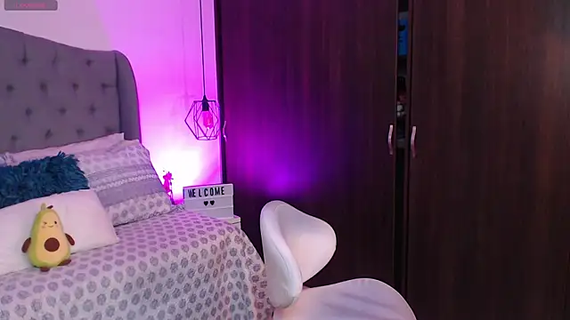 Snapshot of miaromanove_ss chatting on January 6, 6:58 am miaromanove ss online show from January 6, 6:58 am