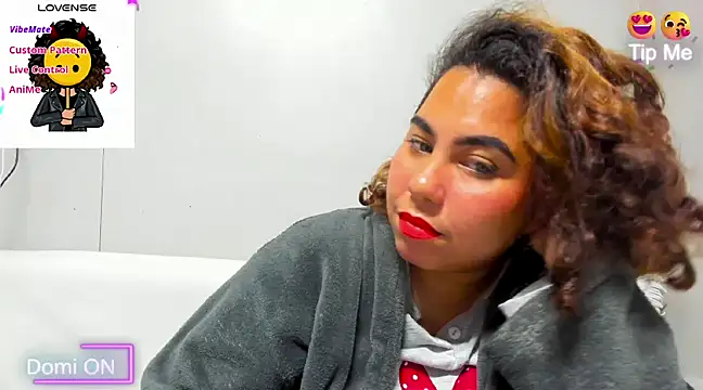 Snapshot of isobeladams20 chatting on December 14, 11:23 pm isobeladams20 online show from December 14, 11:23 pm