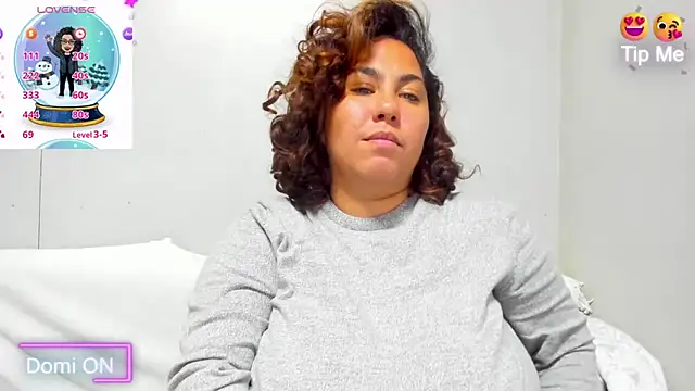 Snapshot of isobeladams20 chatting on December 21, 10:51 pm isobeladams20 online show from December 21, 10:51 pm